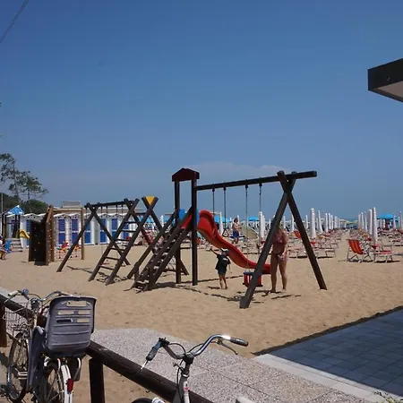 Fancy 3-room In Lignano By The By Beahost 利尼亚诺萨比亚多罗