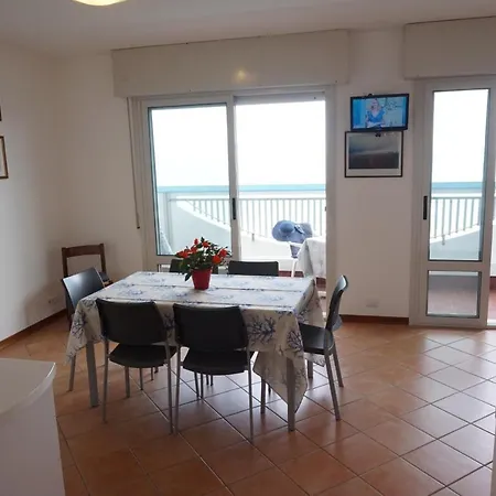 Fancy 3-room In Lignano By The By Beahost *