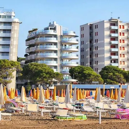 Fancy 3-room In Lignano By The By Beahost 公寓