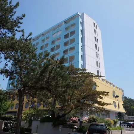 Fancy 3-room In Lignano By The By Beahost Apartmán *
