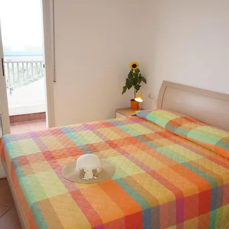 Fancy 3-room In Lignano By The By Beahost ליגננו סביאדורו